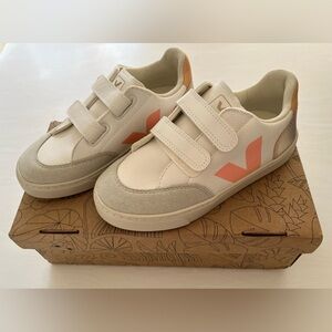 BNIB Girls Veja V-12 Chromefree Leather White Multico Platine Sneakers